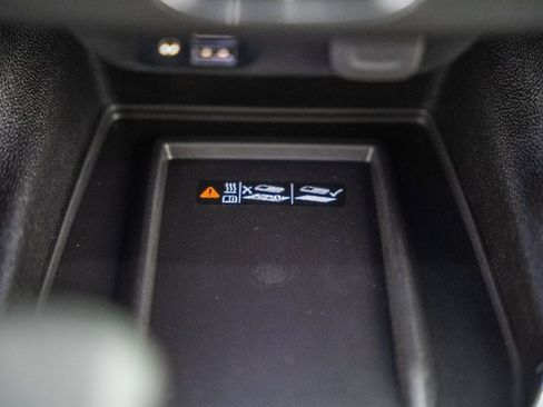 Used 2023 Chevrolet Traverse RS image 28