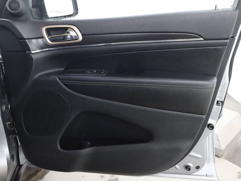 Used 2014 Jeep Grand Cherokee Limited w/ Luxury Group II image 12