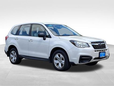Used 2018 Subaru Forester 2.5i AWD/4WD image 1