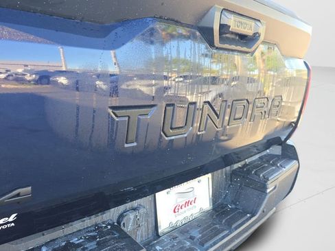 Used 2022 Toyota Tundra SR5 w/ SR5 Convenience Package AWD/4WD image 37