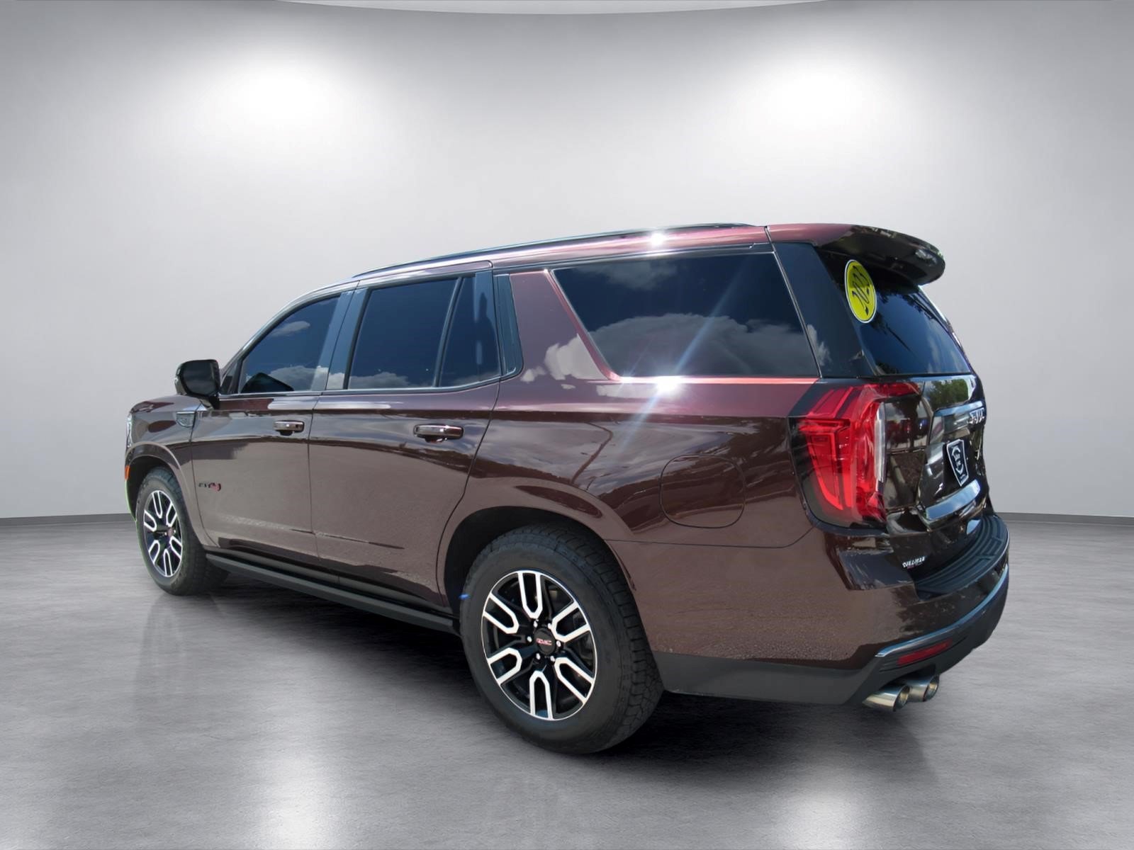 Used 2023 GMC Yukon AT4 w/ AT4 Premium Plus Package AWD/4WD image 3