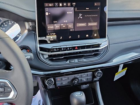 New 2026 Jeep Compass Latitude AWD/4WD image 17