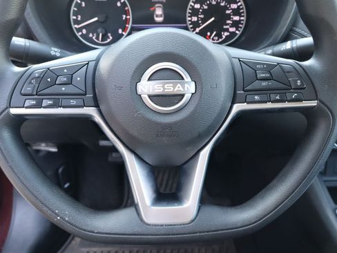 Used 2024 Nissan Sentra SV FWD image 11