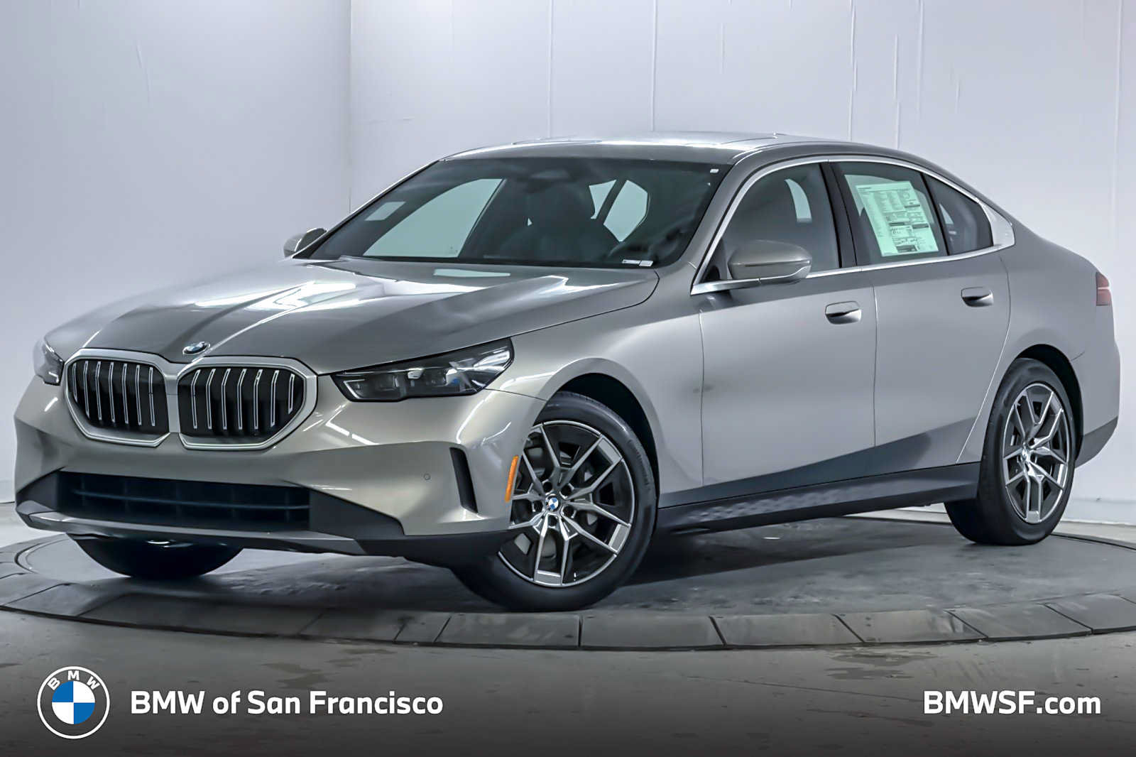 Used 2026 BMW 530i RWD image 1