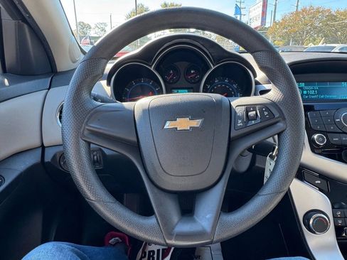 Used 2016 Chevrolet Cruze LS FWD image 21