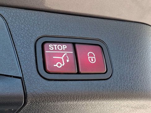 Used 2023 Mercedes-Benz GLB 250 4MATIC image 27