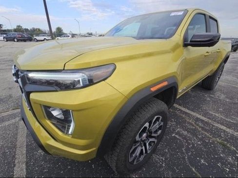 Used 2023 GMC Canyon AT4 w/ AT4 Premium Package image 3