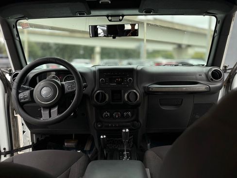 Used 2016 Jeep Wrangler Unlimited Sport w/ Connectivity Group image 21