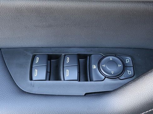 Used 2023 Chevrolet Blazer LT image 41