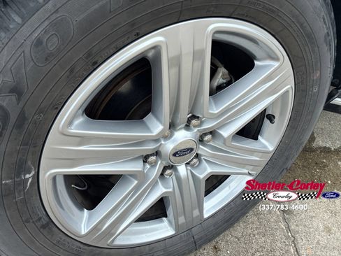 Used 2018 Ford Expedition XLT w/ Equipment Group 202A RWD image 4