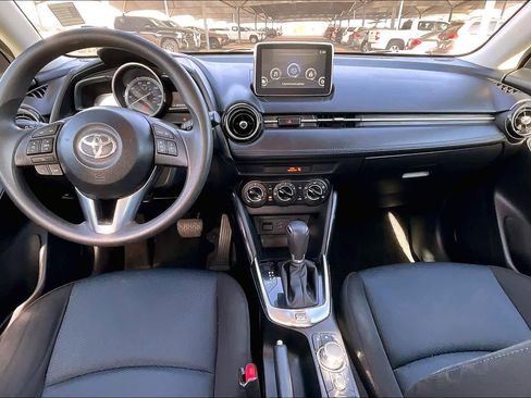 Used 2018 Toyota Yaris iA image 12