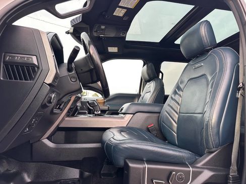 Used 2018 Ford F150 Limited image 2