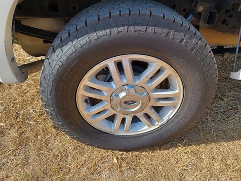 Used 2013 Ford F150 Lariat w/ Mid Equipment Group image 35