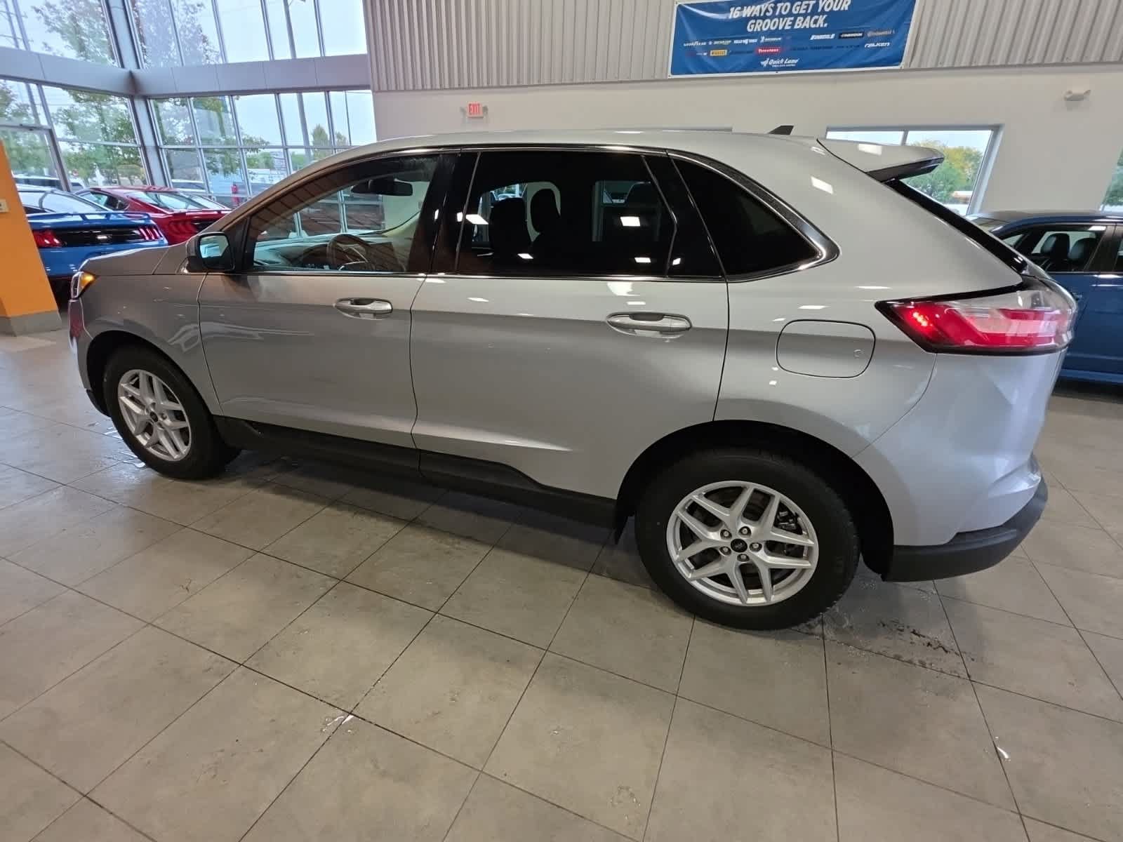 Used 2024 Ford Edge SEL w/ Convenience Package AWD/4WD image 13