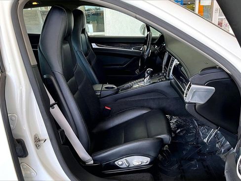 Used 2016 Porsche Panamera S image 29