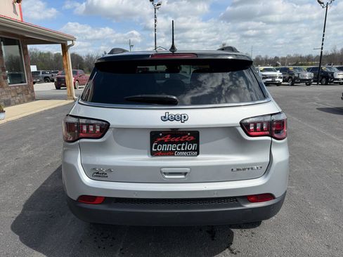 Used 2025 Jeep Compass Limited image 5