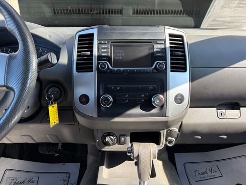 Used 2016 Nissan Frontier SV image 26