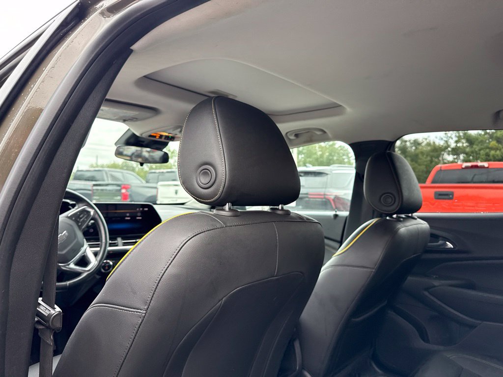 Used 2024 Chevrolet Trax ACTIV w/ Sunroof Package FWD image 9