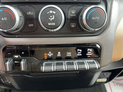 Used 2019 RAM 1500 Big Horn image 6