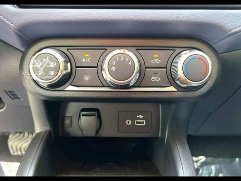 Used 2024 Nissan Versa SV image 21