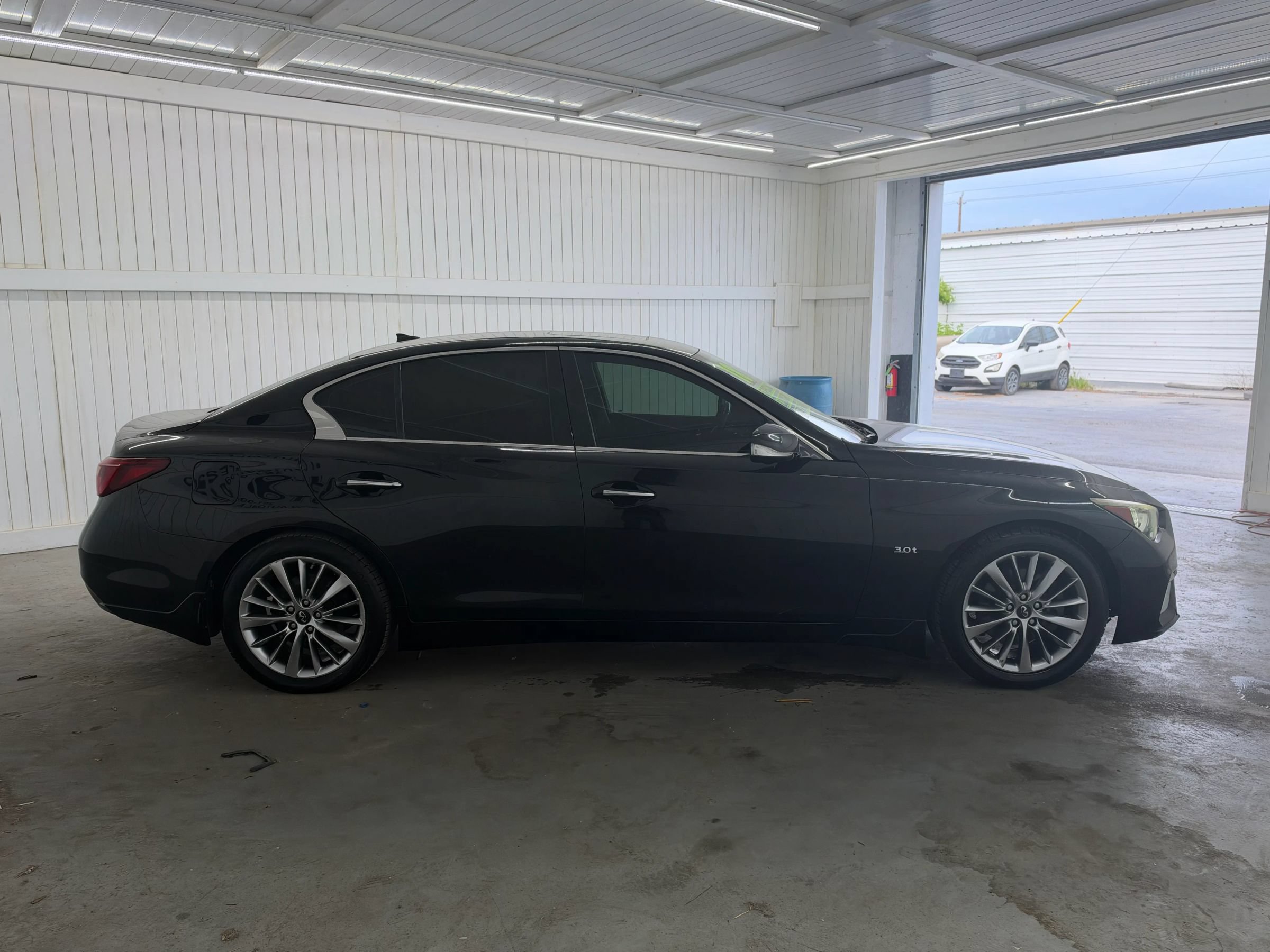 Used 2018 INFINITI Q50 Luxe w/ Essential Package (3.0T Luxe) RWD image 4