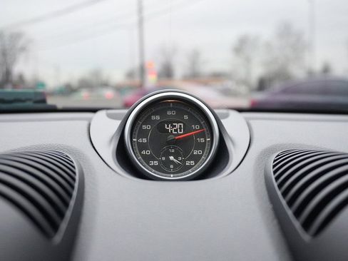 Used 2019 Porsche 718 Cayman RWD image 45