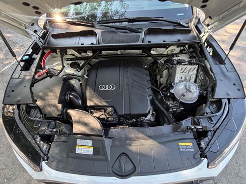 Used 2025 Audi Q5 2.0T Premium Plus w/ Premium Plus Package AWD/4WD image 9