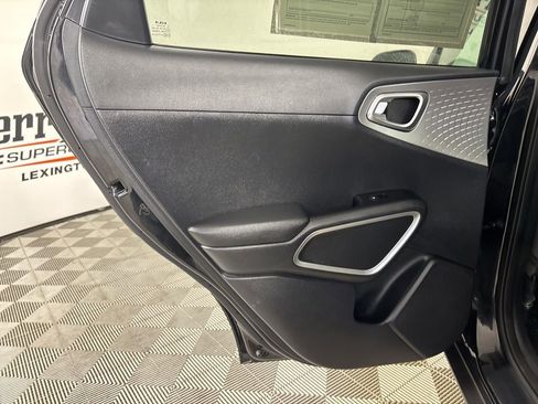 Used 2024 Kia Soul LX image 19