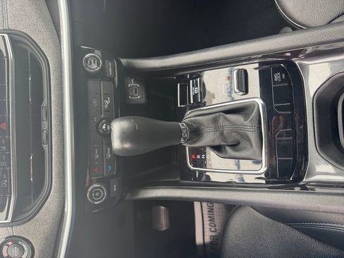 Used 2024 Jeep Compass Latitude image 36