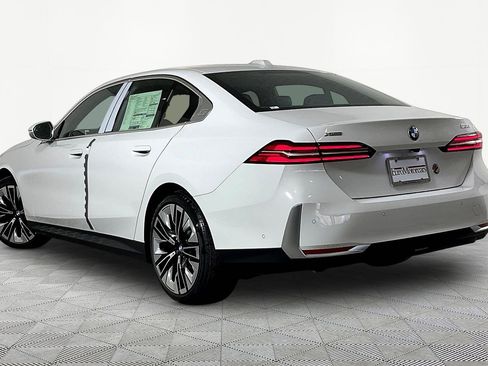 New 2026 BMW 530i xDrive w/ Premium Package AWD/4WD image 5