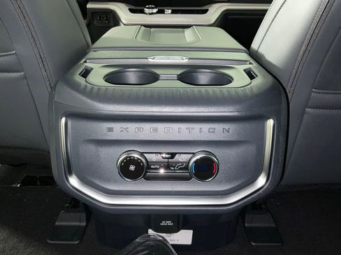 New 2026 Ford Expedition Active RWD image 18