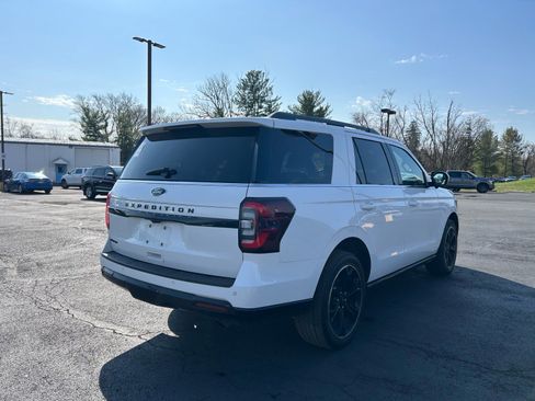 Used 2023 Ford Expedition Limited image 5