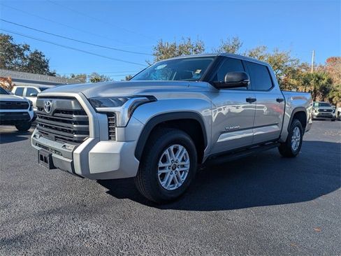 Used 2022 Toyota Tundra SR5 w/ Convenience Package image 8