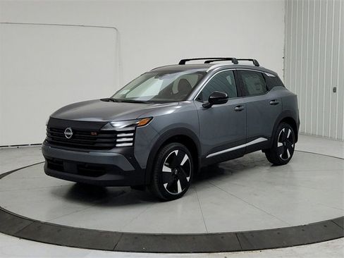 New 2026 Nissan Kicks SR image 3