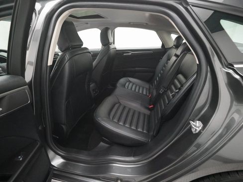 Used 2020 Ford Fusion SEL image 15