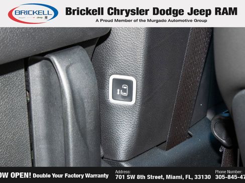 New 2025 Chrysler Pacifica Select image 22