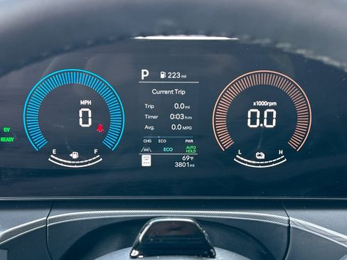 Certified 2025 Hyundai Santa Fe SEL image 40