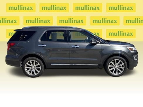 Used 2017 Ford Explorer Limited image 2