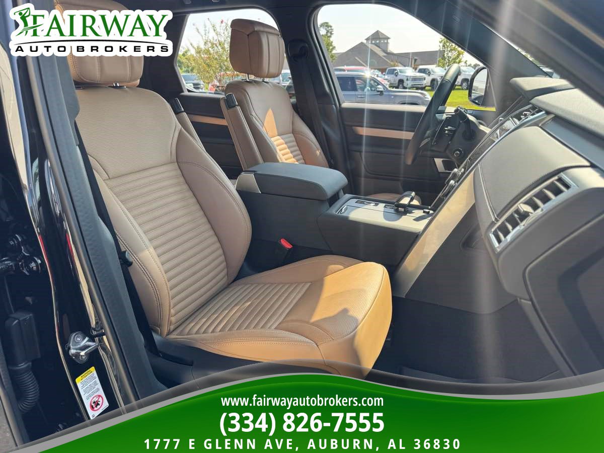 Used 2025 Land Rover Discovery Dynamic SE AWD/4WD image 11