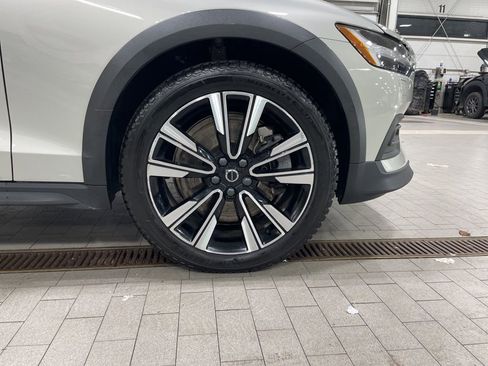 Used 2022 Volvo V60 T5 Cross Country w/ Advanced Package image 33