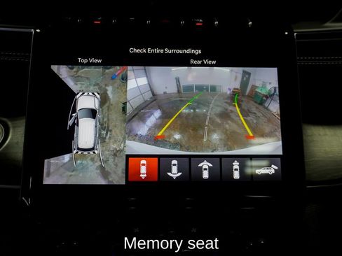 Used 2024 Jeep Grand Cherokee Limited w/ Luxury Tech Group II image 18