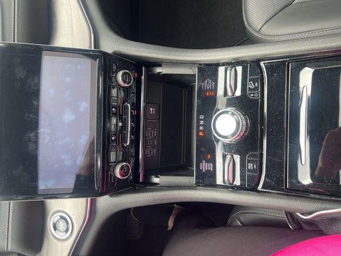 Used 2024 Jeep Grand Cherokee Overland w/ Trailer Tow Package image 19