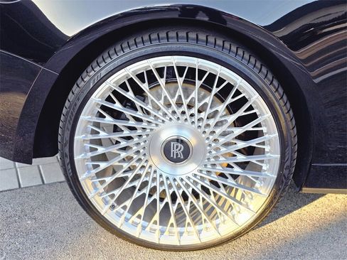 Used 2020 Rolls-Royce Dawn image 7