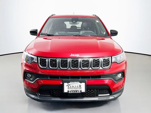 Used 2024 Jeep Compass Latitude AWD/4WD image 2