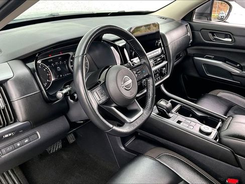 Certified 2023 Nissan Pathfinder SL image 14