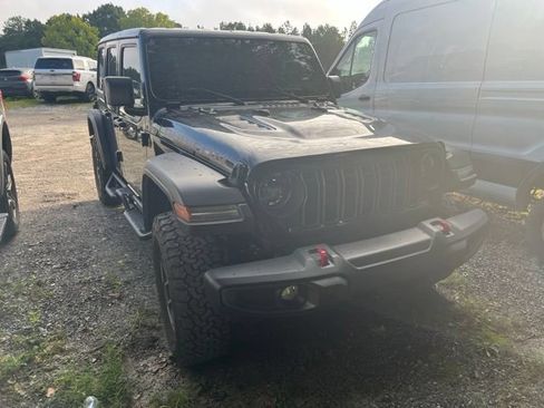 Used 2024 Jeep Wrangler Unlimited Rubicon w/ Convenience Group AWD/4WD image 4