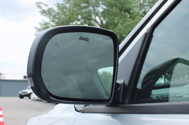 Used 2025 Jeep Compass Limited AWD/4WD image 8