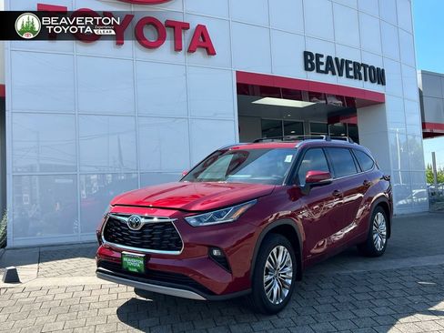 New 2026 Toyota Highlander Platinum AWD/4WD image 1