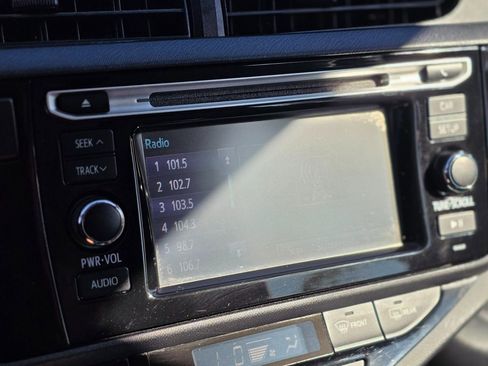 Used 2018 Toyota Prius Prime Plus image 33