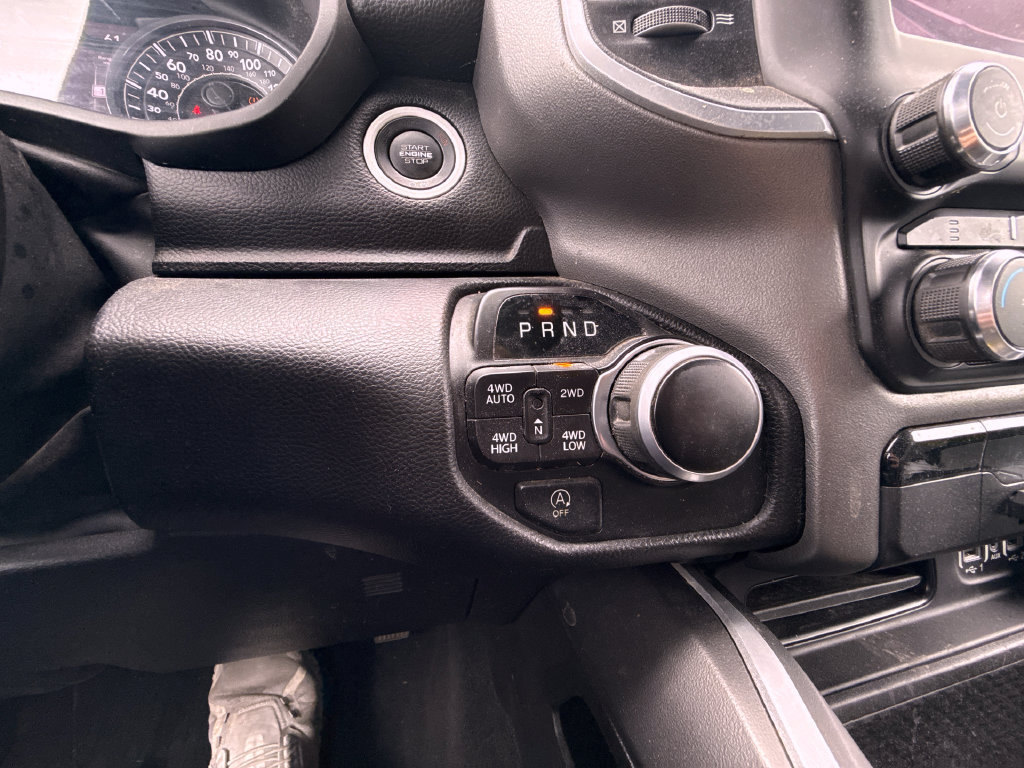 Used 2023 RAM 1500 4x4 Crew Cab image 28